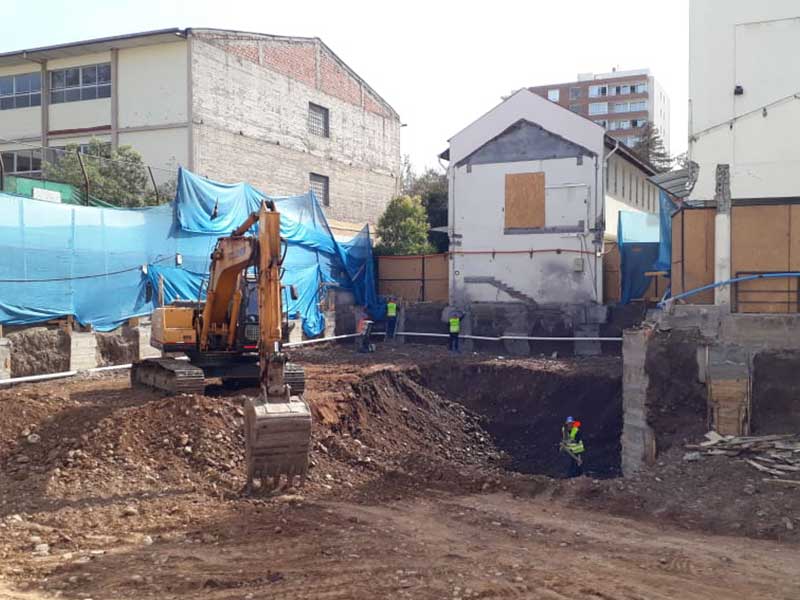Demolición, pilas y excavaciones